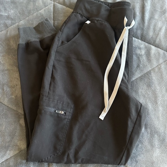 Figs Pants - FIGS Scrubs Black Jogger